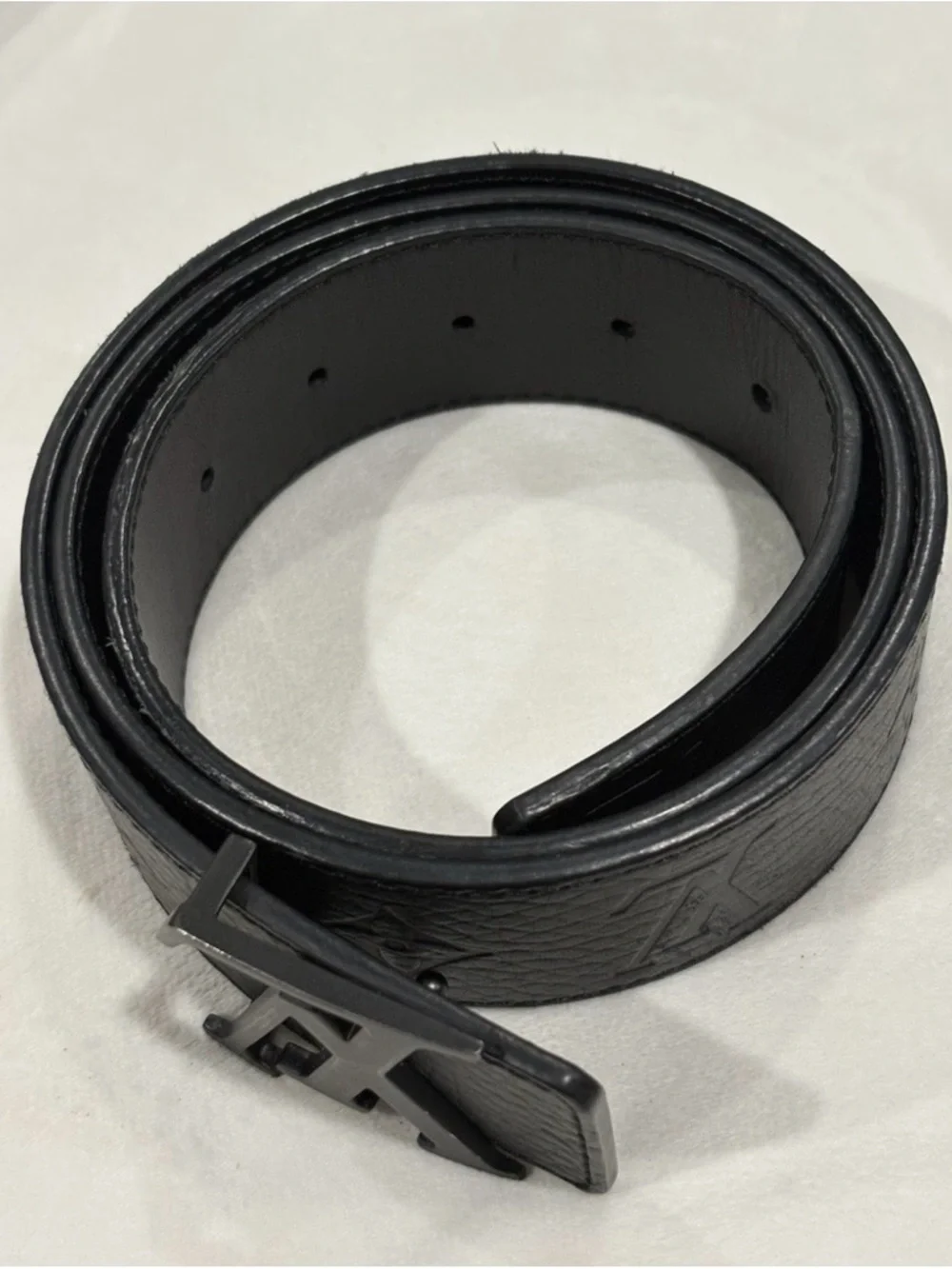 Louis Vuitton Black Textured Leather Belt with Matte LV Buckle - Picture 3 of 7